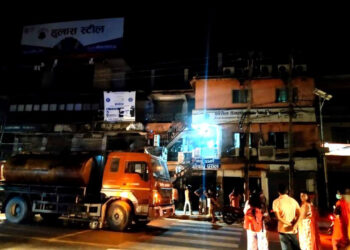 थापा मार्केटभित्र लागेको आगो नियन्त्रणमा