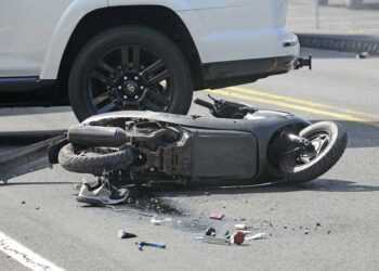 कारले स्कुटीलाई ठक्कर दिँदा एकको मृत्यु, एक घाइते