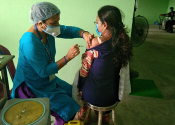 मेचीनगरमा आइतबार आठसय बढीले लगाए जोन्सन खोप