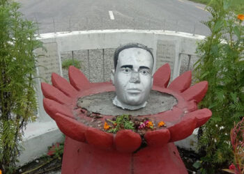 महाकवि देवकोटोको प्रतिमा तोडफोड