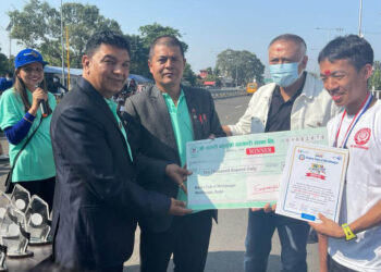 म्याराथुन दौडको उपाधि किरण  र भवानीलाई