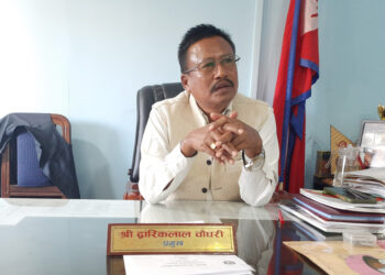 पूर्व मेयर द्वारिकलाल चौधरी माओवादीमा प्रवेश