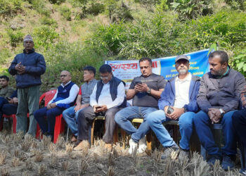 अम्बोटारको स्वास्थ्य शिविरमा ३०० ले सेवा