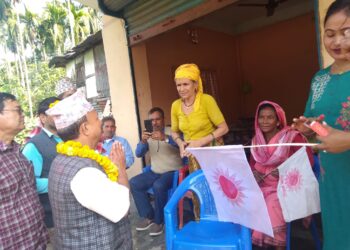 उम्मेदवारलाई वृद्ववृद्वाले भने –‘हामी एमालेको ऋणि छौँ’