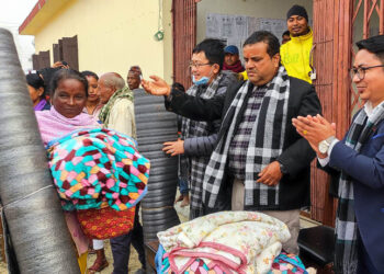 शिवसताक्षीमा बाढ्यो विपन्न परिवारलाई न्यानो कपडा