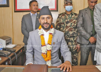 ३ उपप्रधानमन्त्रीसहित ८ सदस्यीय मन्त्रिपरिषद गठन