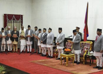 गृहमन्त्रीमा श्रेष्ठ, अर्थमन्त्रीमा महत