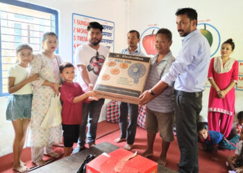 छोराको जन्मोत्सवमा विद्यालयलाई फेन