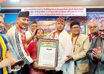 दुई श्रष्ठालाई साहित्य चौतारीको सम्मान