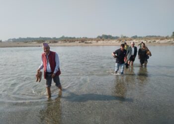 ´मेची पारी`का गाउँलेले मेयरलाई भने- खाेइ विजुली ?