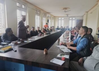मेचीनगरमा विषालु वनस्पति मास्ने अभियान