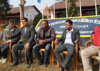 स्वर्ण महोत्सवमा नेताहरुलाई विद्यालयको अवस्था बुझाउँने