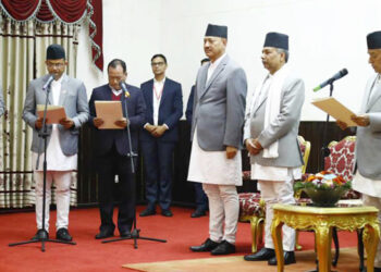 मन्त्रिपरिषद पुनर्गठन, तीन मन्त्रीले लिए शपथ