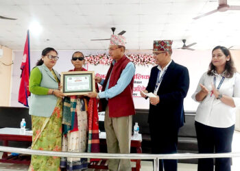 स्वयमसेविका मेचेलाई एक लाखसहित दिर्घ सेवा सम्मान