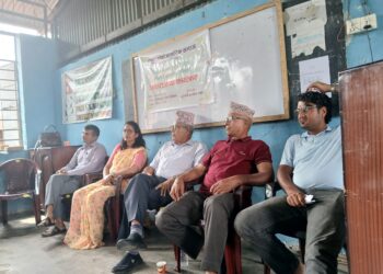 ´शैक्षिकस्तर सुधार्न विद्यालयमा माेवाइल प्रतिबन्ध गर्नुपर्छ`