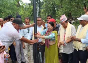 हात्ती छेक्न बिर्तामोडमा विद्युतीय तारवार