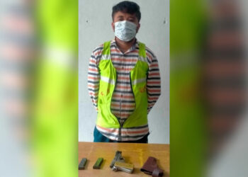 दमकबाट पेस्तोलसहित एक युवा पक्राउ