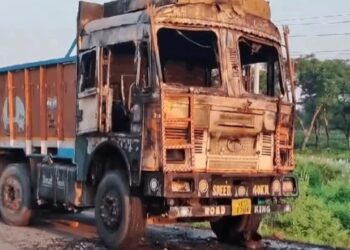 प्रसाईका २ समर्थक पक्राउ, दुईटा ट्रकमा आगजनी