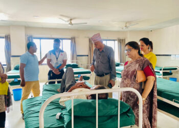 नगरप्रमुख, उपप्रमुखद्वारा स्वास्थ्य सेवाहरुको अनुगमन