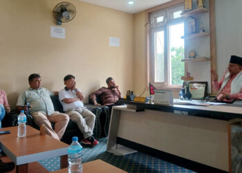 मेयरले व्यवसायीलाई भने–‘धुलाबारी बजार क्षेत्रको सडक चाँडै बन्छ’