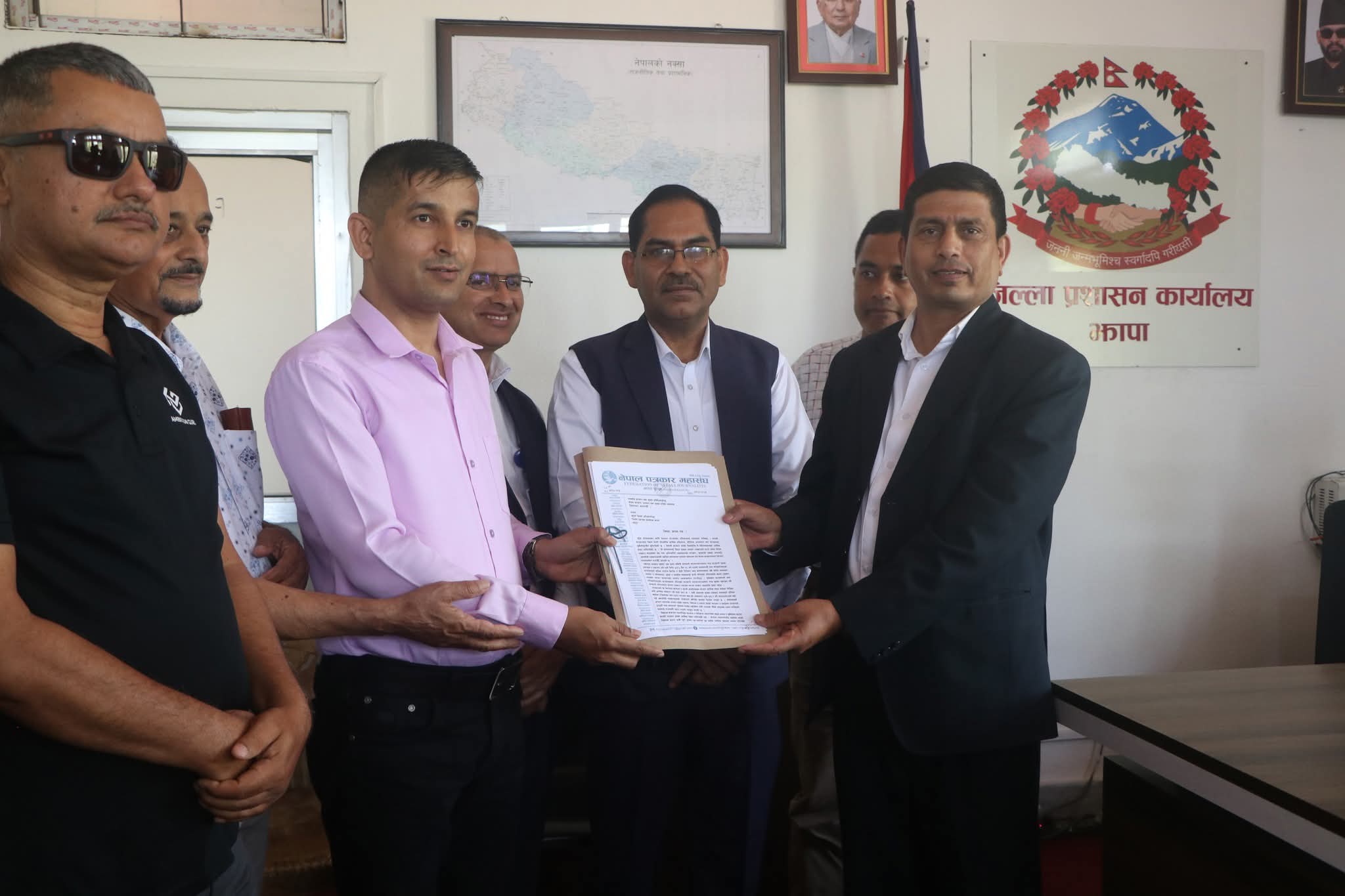 निर्णय नसच्याए पत्रकार सडकमा उत्रिने चेतावनी