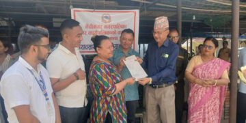 बजारमै गएर व्यवसाय दर्ता गराउँदै मेचीनगर