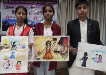 महिला जनचेतनाकाे चित्रकला प्रतियोगितामा धुलाबारी माविकी आरती प्रथम