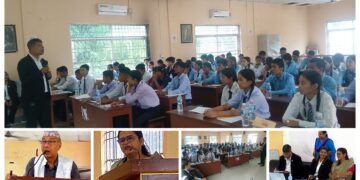 विद्यार्थीलाई कानुनका कुरा बुझाउँदै न्यायिक समिति